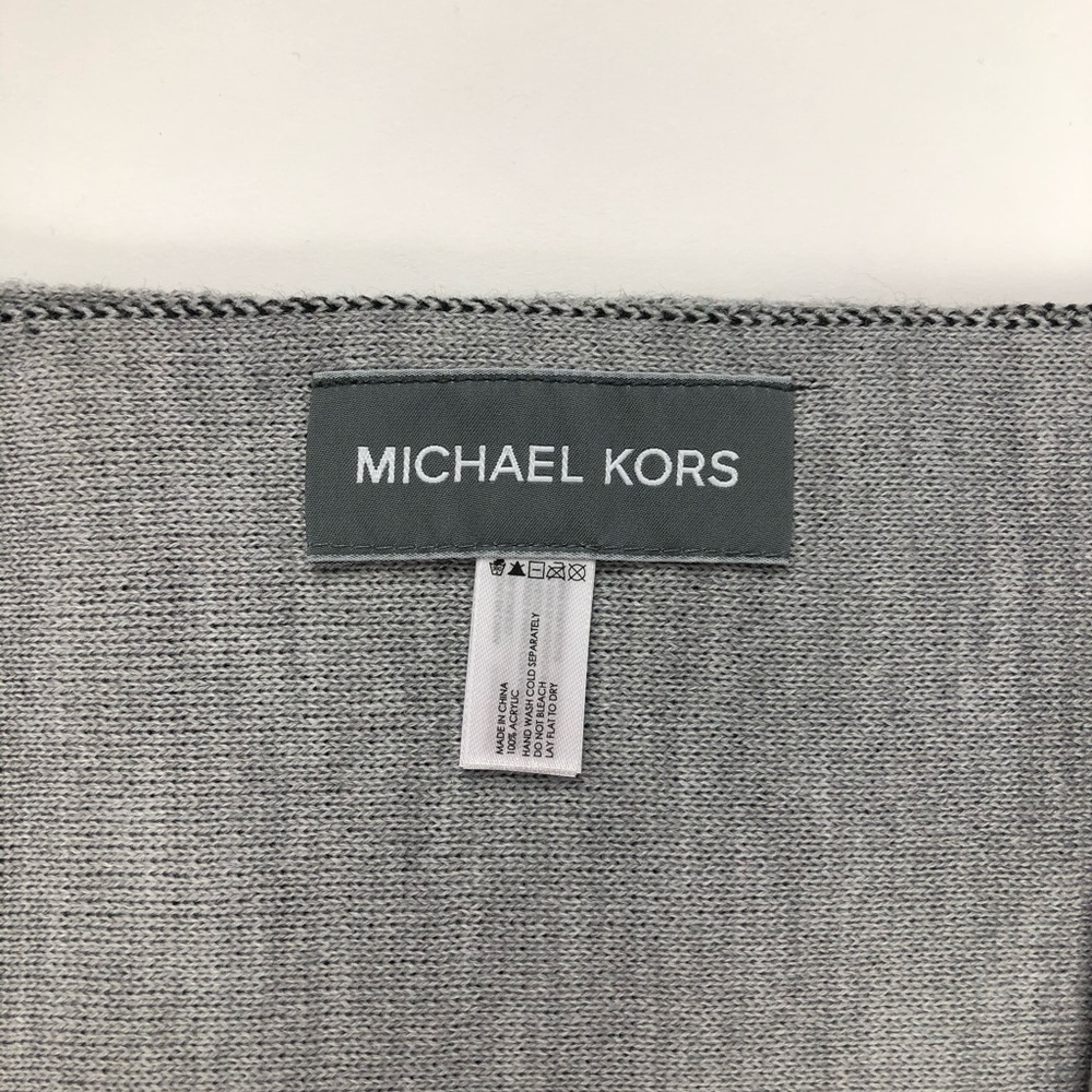 Michael Kors Men’s Reversible Beanie & Scarf Set - Picture 5 of 6